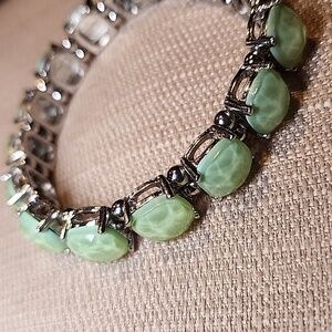 Vintage Green Stone On Silver-Tone Stretch Bracelet